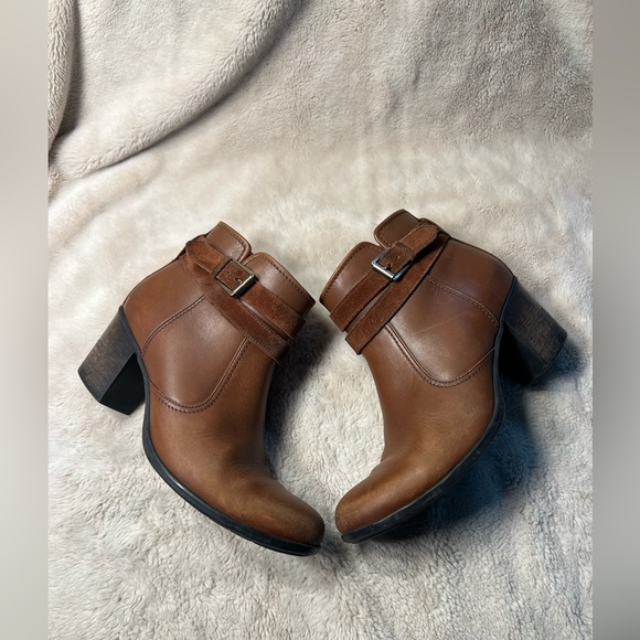 Clarks Shoes - Clarks Women's Boots Size 9